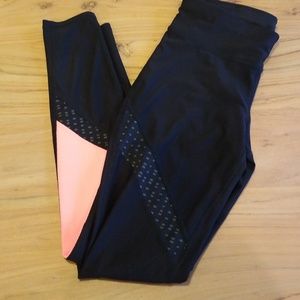 NWOT Ladies pink and black leggings
